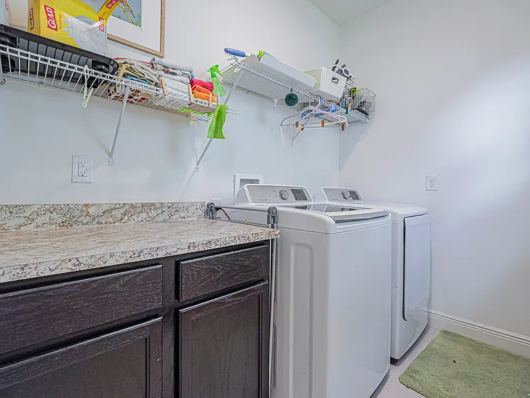 5945 Buttonwood Sq — Photo 31