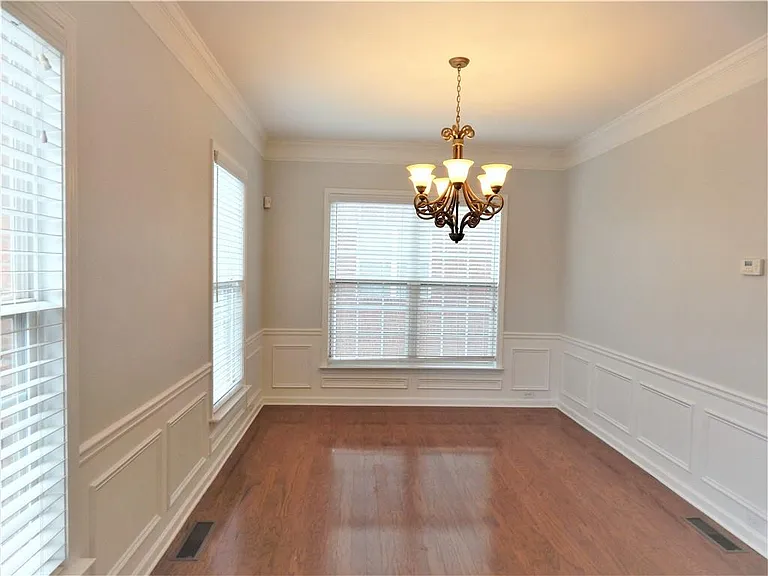 10829 Yorkwood St — Photo 7