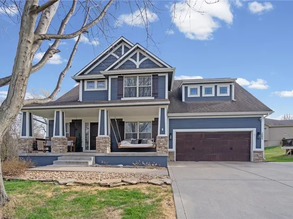 1303 Ashdown Cir, Raymore, MO 64083