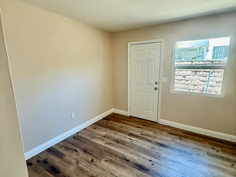 3154 Bartlett Ave — Photo 6
