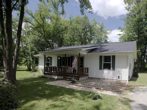 128 W Orange St, Cromwell, IN 46732