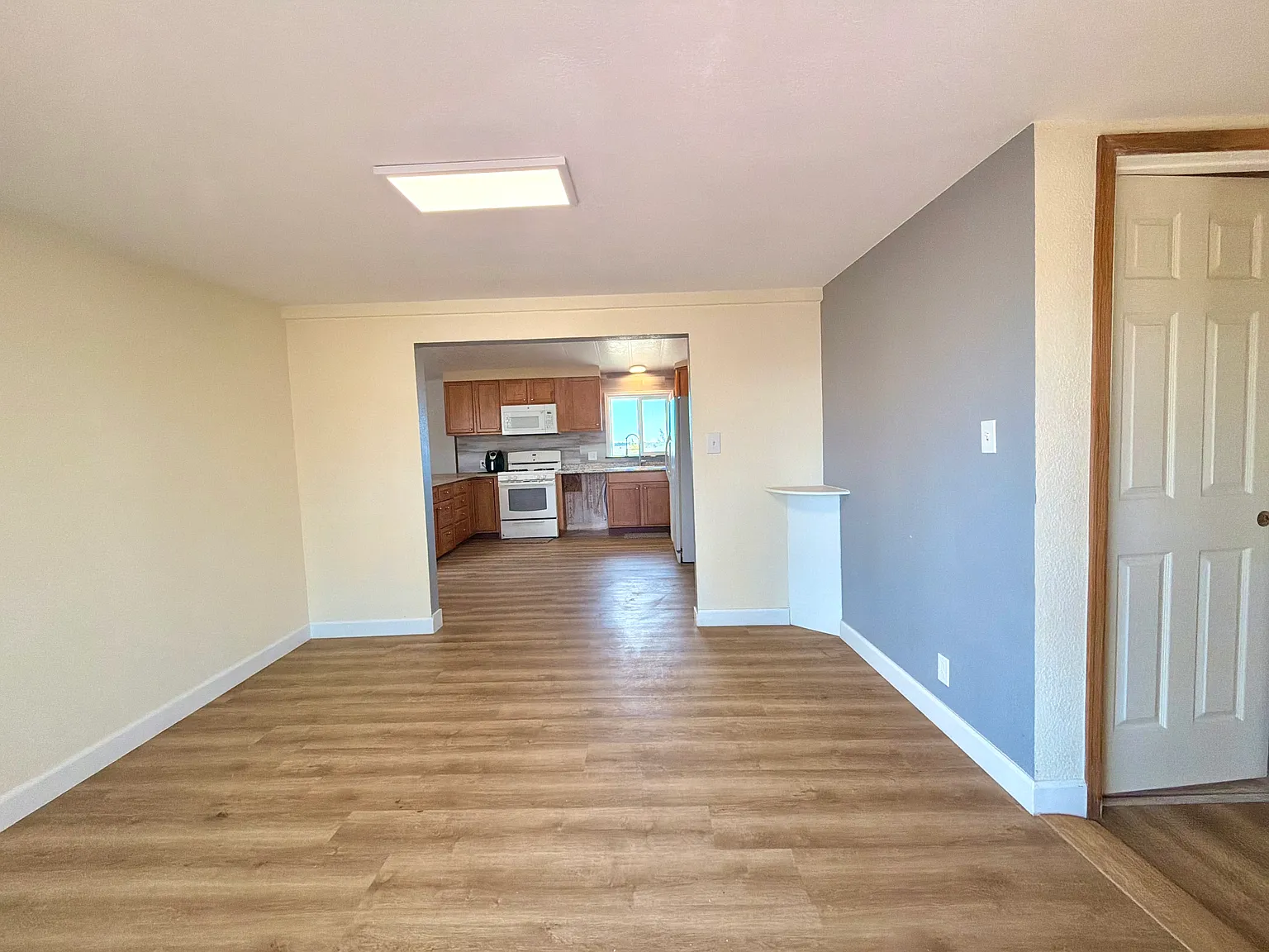 3 bed, 2090 sqft, $2,200 — Photo 4