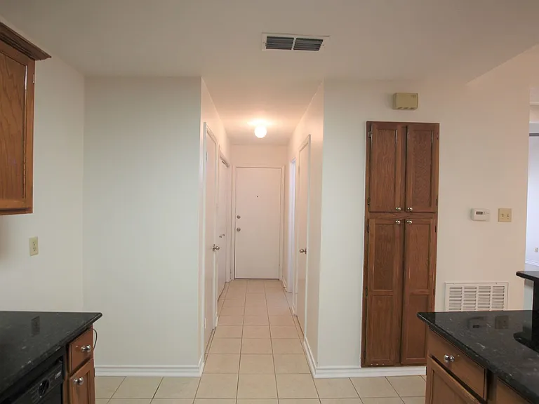 5839 Creekside Cir — Photo 13