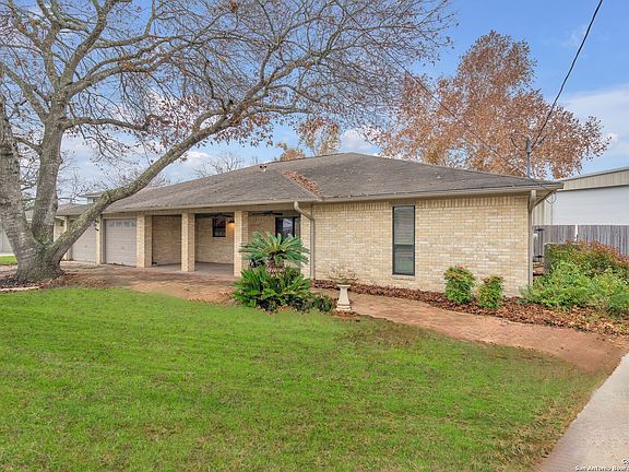 4th image of 1323 Lake Winds Cir