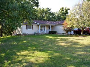 34 Shorewood Dr, Macomb, IL 61455