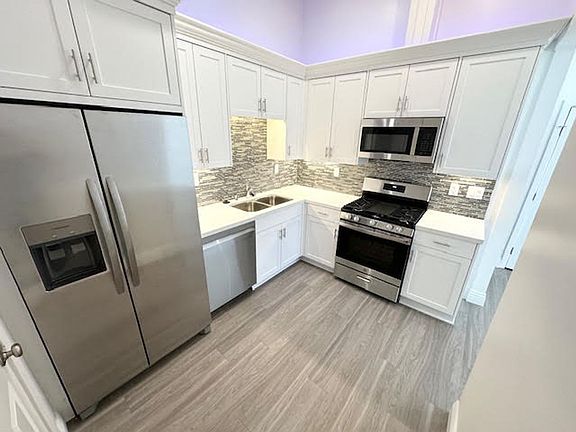 4th image of 4122-4126 Florida St #4124