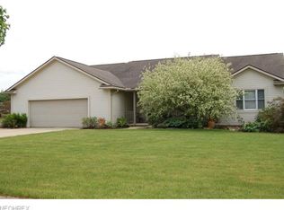 458 Heathrow Dr, Cuyahoga Falls, OH 44223