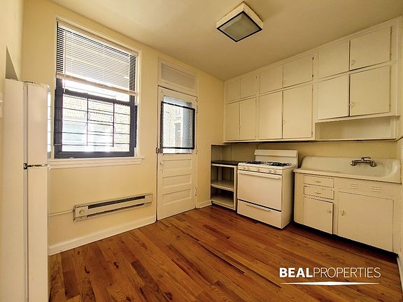 5th image of 4417 N Wolcott Ave #B2