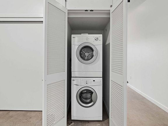 3rd image of 507 Sabine St APT 304