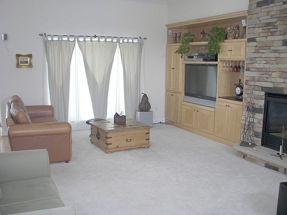 3rd image of 1238 Thistleberry Ln