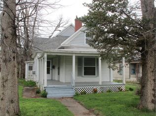 532 E 1st Ave, Hutchinson, KS 67501