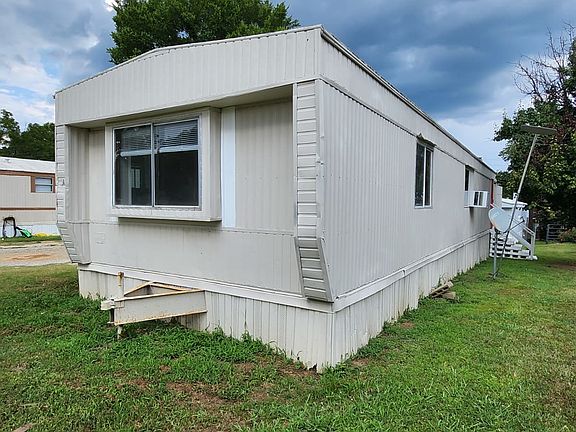 3rd image of 2807 Blacksburg Rd #A