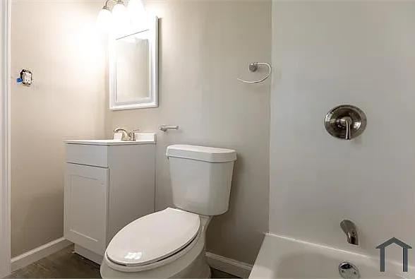 564 Marquette Dr — Photo 3