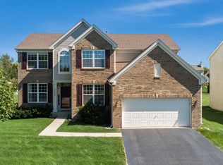 2762 Lundquist Dr, Aurora, IL 60503