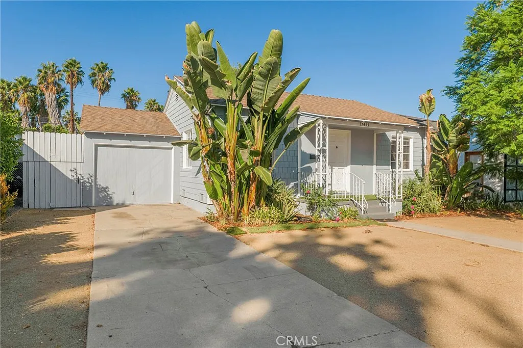 2 bed, 783 sqft, $3,300 — Photo 2