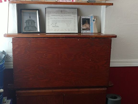 Pull-down desk and storage in LR