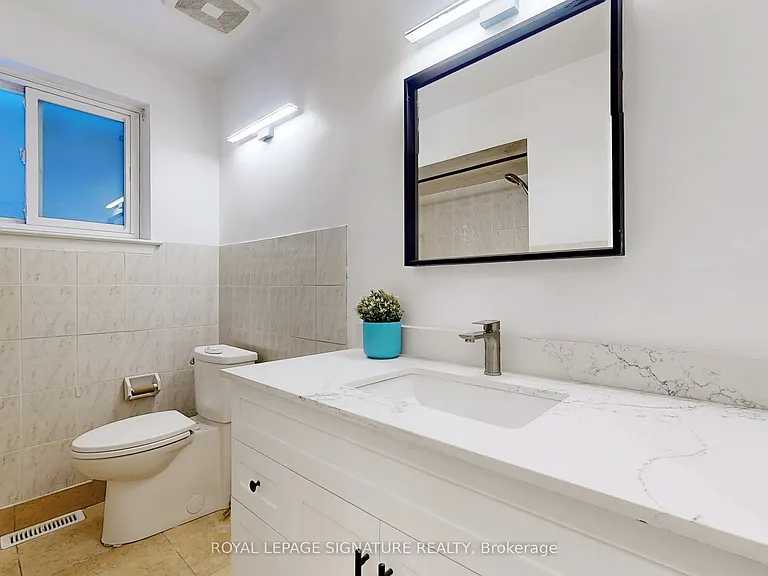 17 Baroness Cres #UPPER — Photo 21