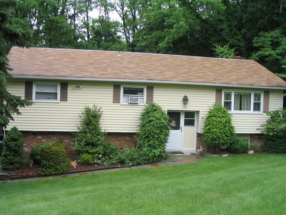 WELL KEPT BI-LEVEL HOME