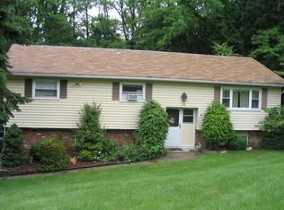 2701 Broadview Dr, Yorktown Heights, NY 10598