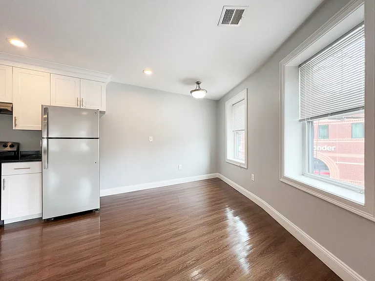 32 Harris St #315 — Photo 5