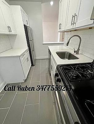 1st image of 141-30 Pershing Cres #4A