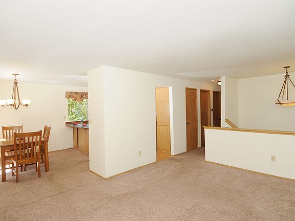 4th image of 15235 Fremont Ave N