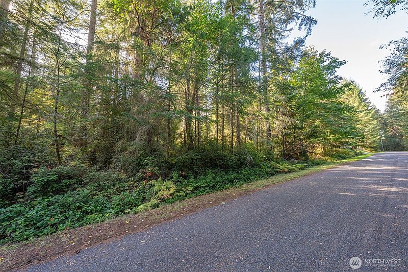3rd image of 11316 Breaker Way