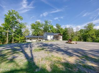 200 Howell Rd, Mascot, TN 37806