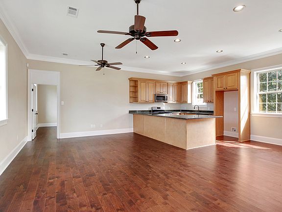 2nd image of 1300 Franklin Ave