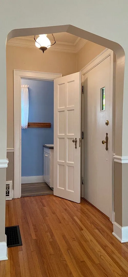 Charming 3 Bedroom Home in Goshen! — Photo 3