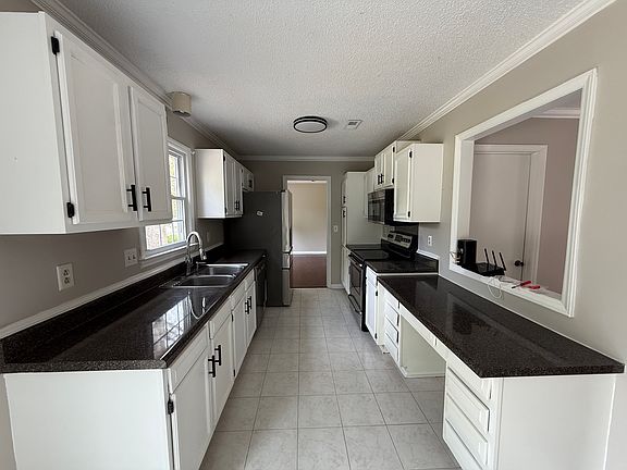 4th image of 1040 Conestoga Dr