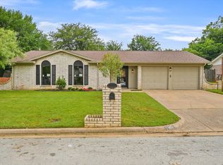 1905 Sage Trl, Hurst, TX 76054