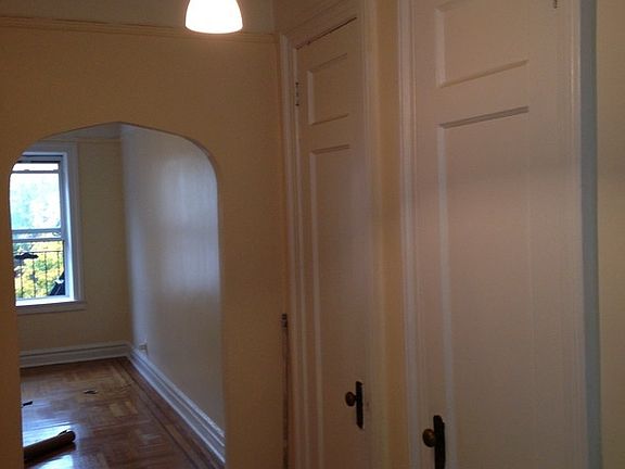 3rd image of 921 Washington Ave APT 4H