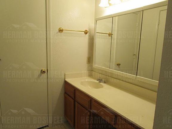 3rd image of 1700 Wickford Dr