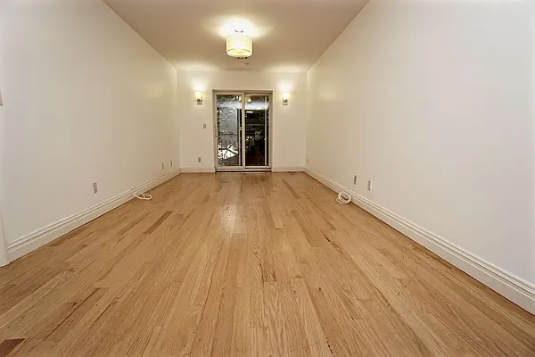 Rented by Bizzarro Agency | media 28