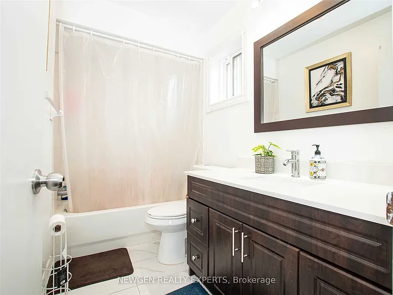 134 Muirland Cres N #MAIN FL — Photo 10
