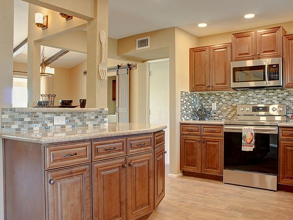3rd image of 4031 E Catalina Cir