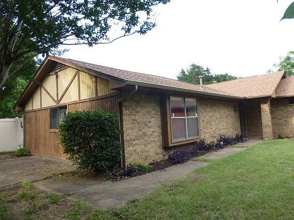 2nd image of 359 Bayless Ln
