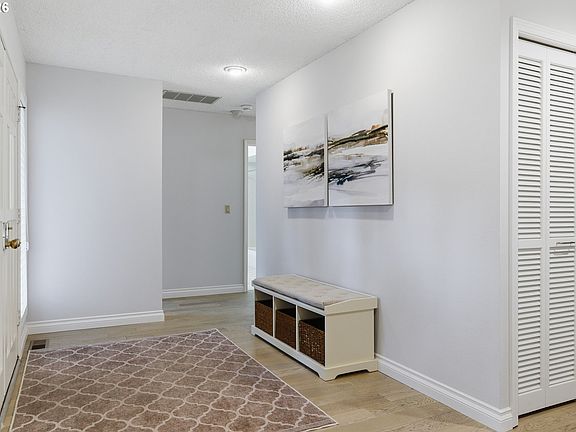 5th image of 32400 SW Arbor Lake Dr