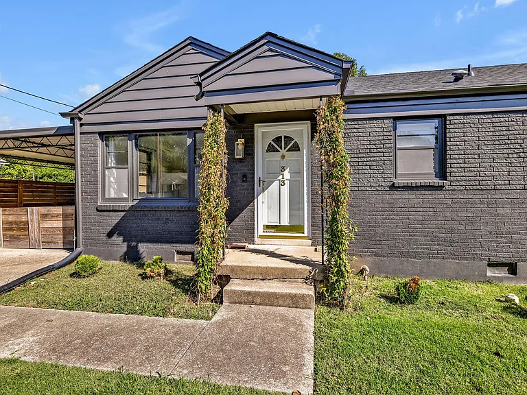 313 James Ave — Photo 2
