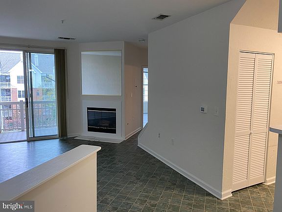 3rd image of 2102 Highcourt Ln Suite 303