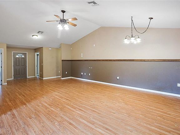 2nd image of 40646 E 8th Ave