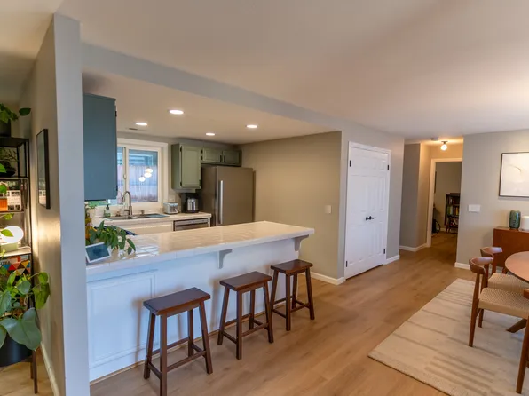 1304 Palomar Pl #1, Vista, CA 92084