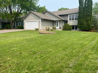 9120 Sycamore Ln N, Maple Grove, MN 55369