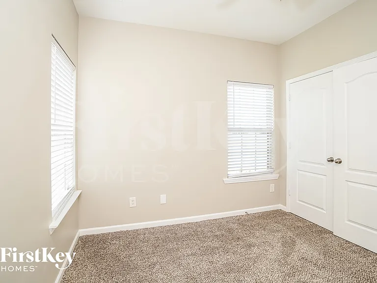 23 Hamilton Blvd NW — Photo 13