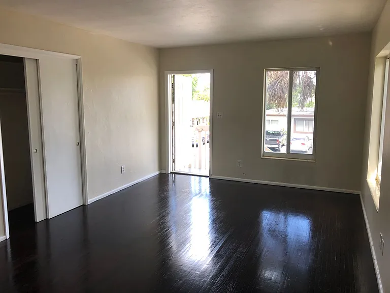 1114 W Las Olas Blvd — Photo 8