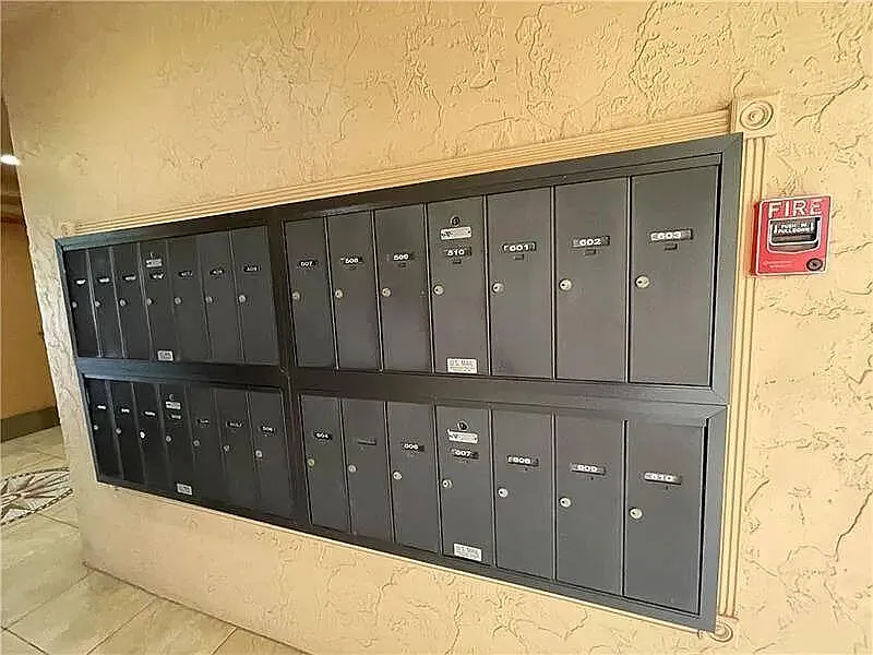 1 bed, 1.5 bath, 900 sqft, $1,800 — Photo 3