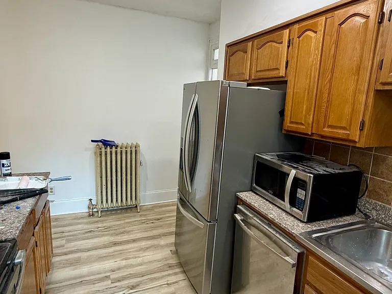 549 S Front St #A — Photo 15