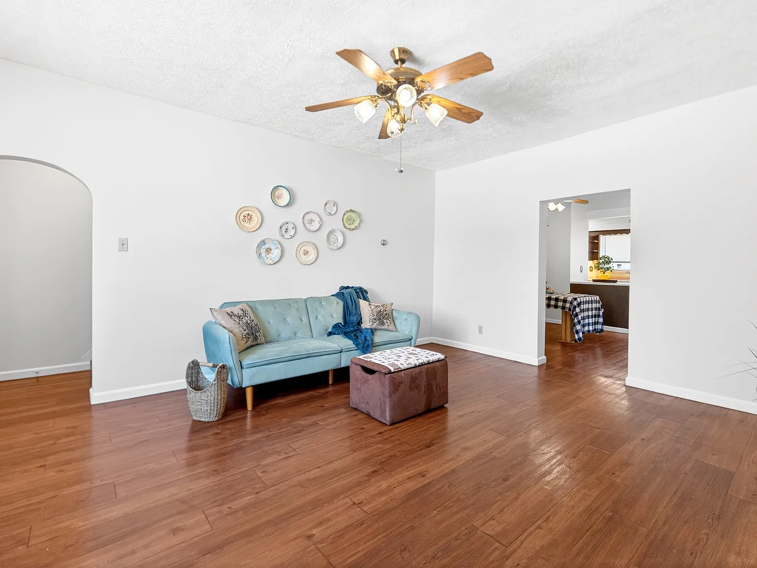 2 bed, $1,100 — Photo 3