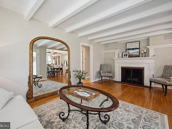 3rd image of 125 W Spruce Ave